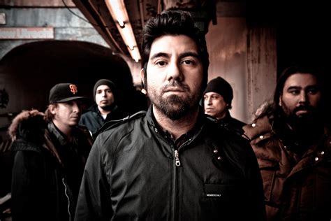 What Type of Music is Deftones: A Deeper Exploration into their Mosaic Soundscape